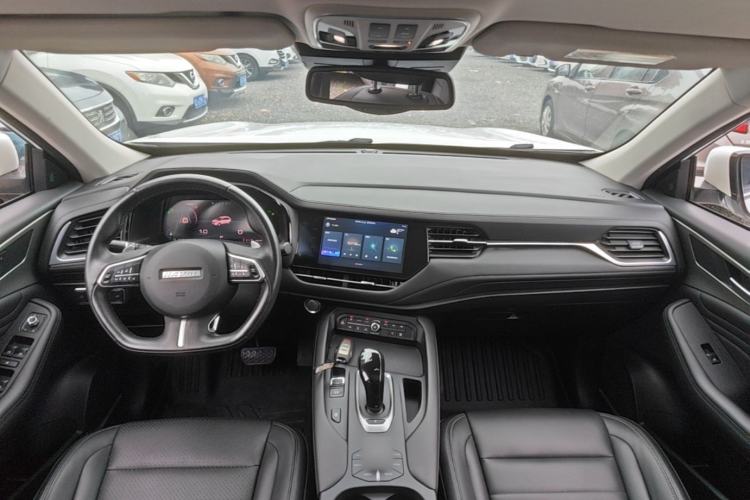 Used Haval F7 2020 2.0T Two-Wheel Drive i-Van Center Console