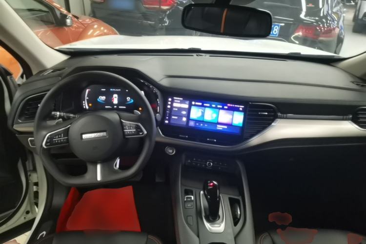 Used Haval F7 2020 1.5T Two-Wheel Drive iCool Center Console