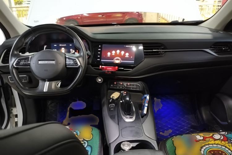 Used Haval F7 2020 1.5T Two-Wheel Drive i-Type Center Console