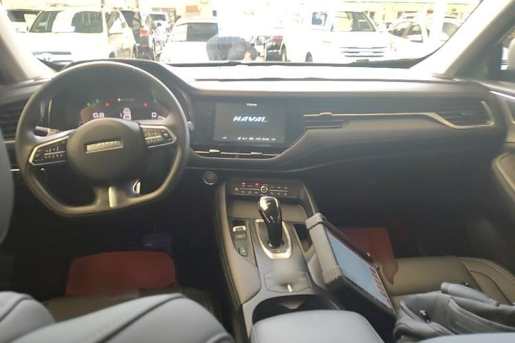 Used Haval F7 2020 2.0T All-Wheel Drive iJoy Center Console