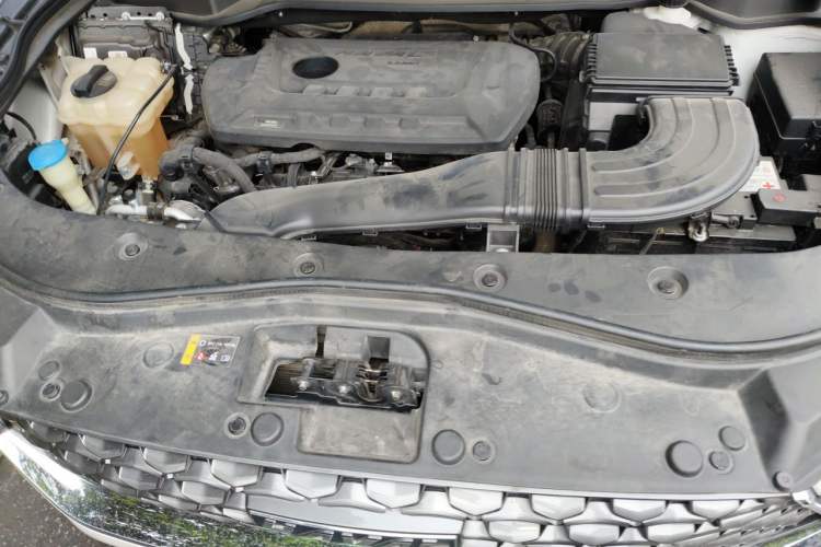 Used Haval F7 2020 2.0T All-Wheel Drive iJoy Engine Bay