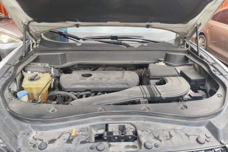 Used Haval F7 2020 2.0T Two-Wheel Drive i-Active Engine Bay