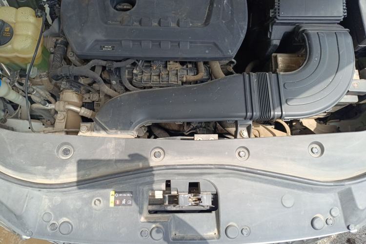 Used Haval F7 2020 2.0T Two-Wheel Drive i-Active Engine Bay