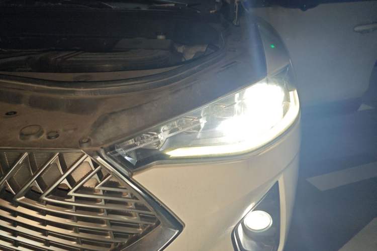 Used Haval F7 2020 2.0T All-Wheel Drive iJoy Engine Bay Left