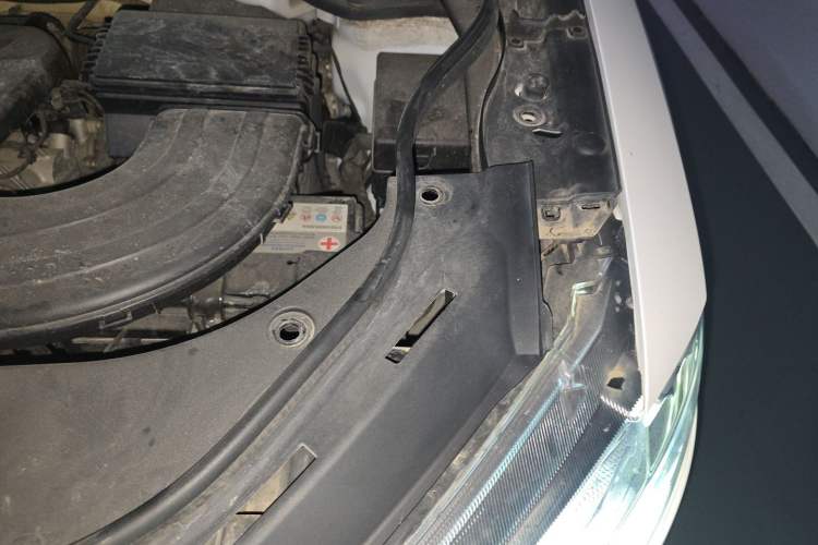 Used Haval F7 2020 2.0T Two-Wheel Drive i-Van Engine Bay Left