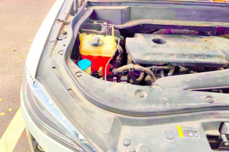 Used Haval F7 2020 2.0T All-Wheel Drive iJoy Engine Bay Right