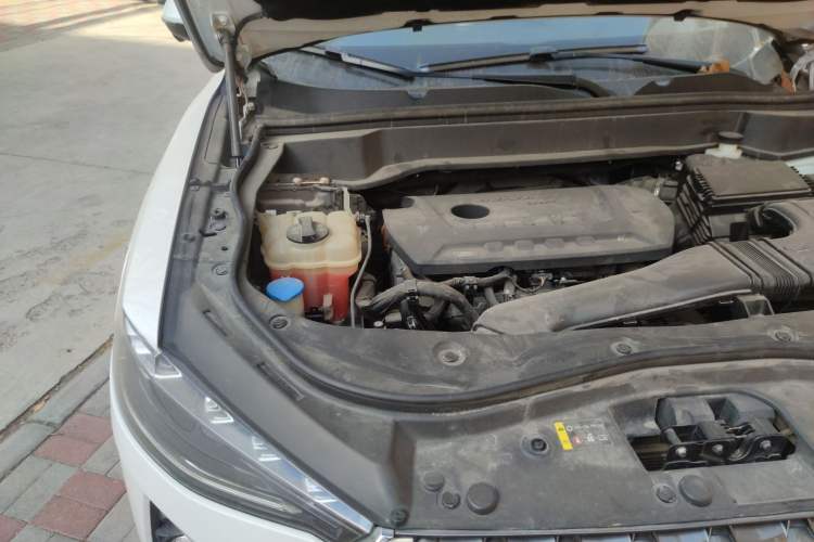 Used Haval F7 2020 2.0T All-Wheel Drive iJoy Engine Bay Right