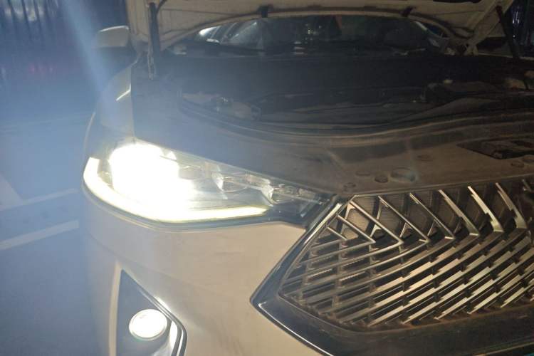Used Haval F7 2020 2.0T All-Wheel Drive iJoy Engine Bay Right