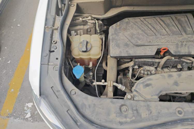 Used Haval F7 2020 1.5T Two-Wheel Drive i-Type Engine Bay Right