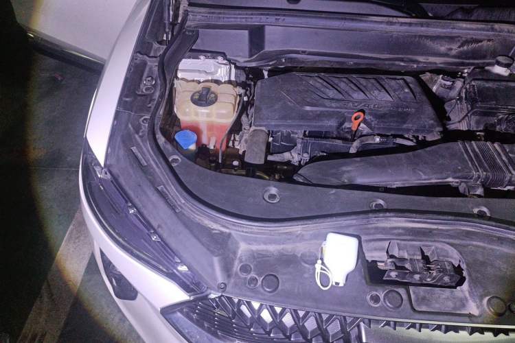 Used Haval F7 2020 1.5T Two-Wheel Drive i-Type Engine Bay Right