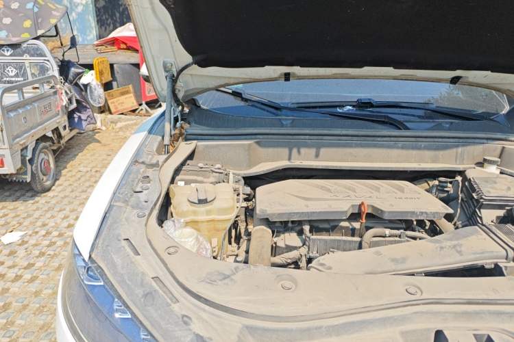 Used Haval F7 2020 1.5T Two-Wheel Drive i-Type Engine Bay Right