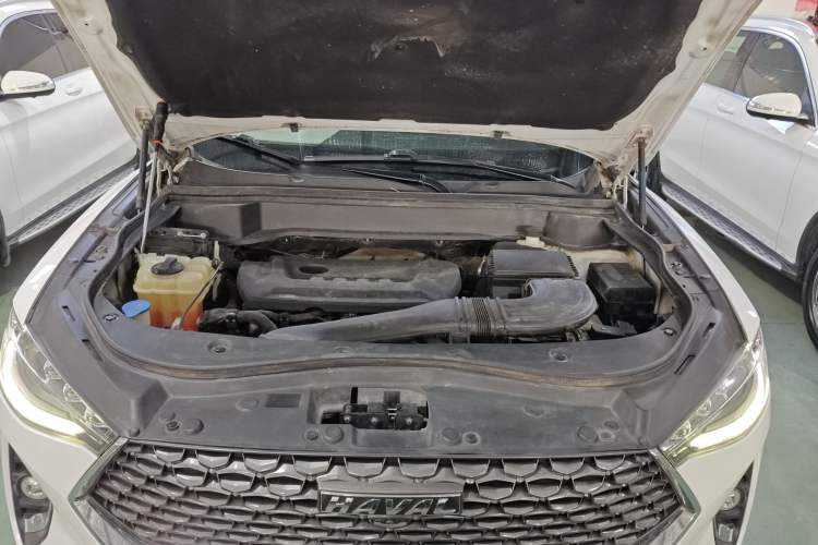 Used Haval F7 2020 2.0T All-Wheel Drive iJoy Engine Bay