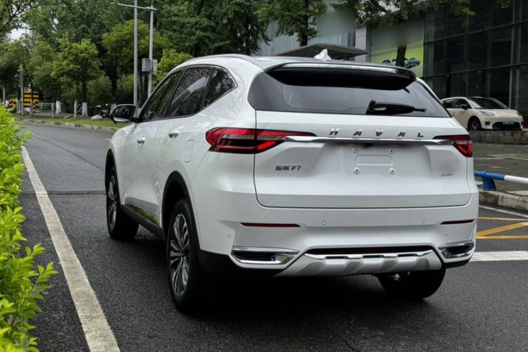 Used Haval F7 2020 2.0T Two-Wheel Drive i-Van Exterior 9