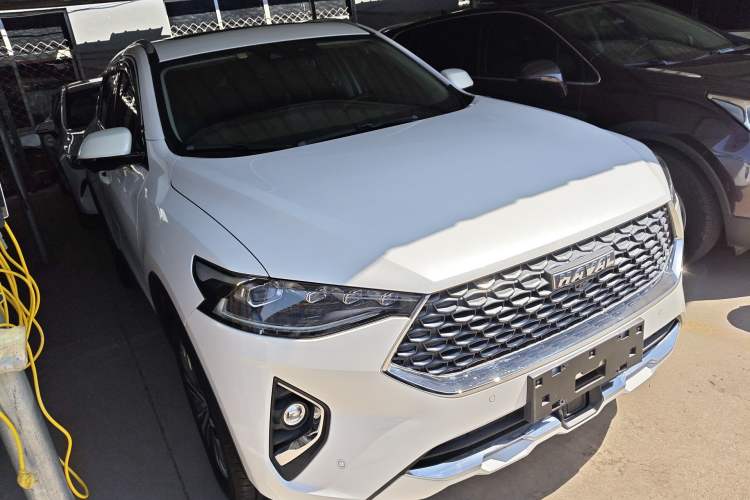 Used Haval F7 2020 2.0T Two-Wheel Drive i-Van Front Right 45 Deg