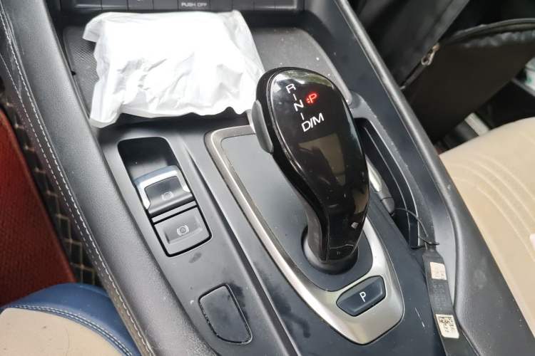 Used Haval F7 2020 1.5T Two-Wheel Drive iCool Gear Lever