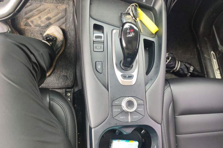 Used Haval F7 2020 1.5T Two-Wheel Drive i-Trend Gear Lever