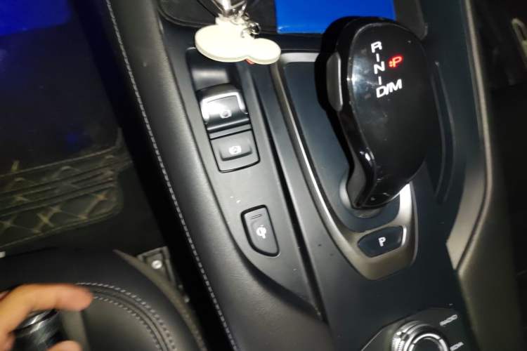 Used Haval F7 2020 1.5T Two-Wheel Drive i-Trend Gear Lever