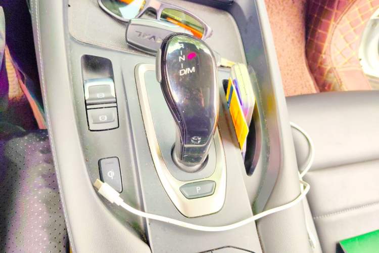 Used Haval F7 2020 2.0T All-Wheel Drive iJoy Gear Lever