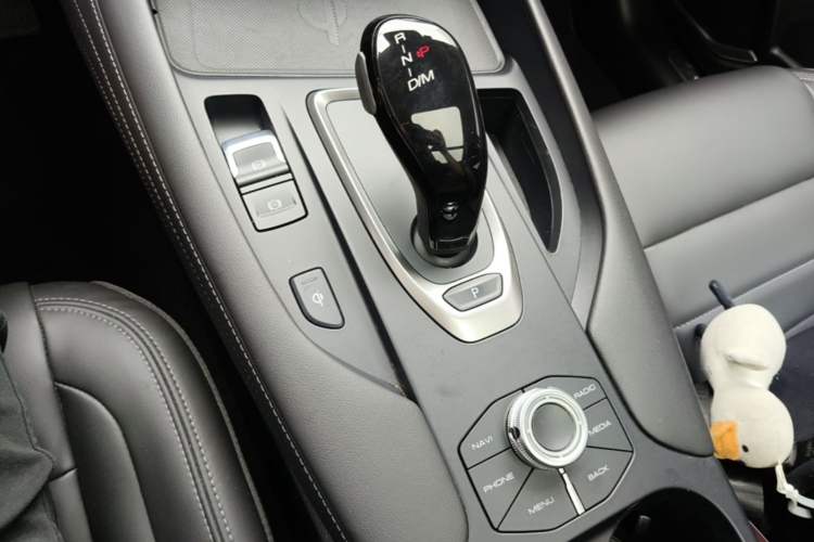 Used Haval F7 2020 2.0T Two-Wheel Drive i-Van Gear Lever