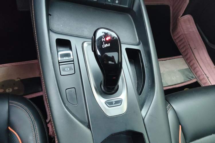 Used Haval F7 2020 1.5T Two-Wheel Drive i-Type Gear Lever