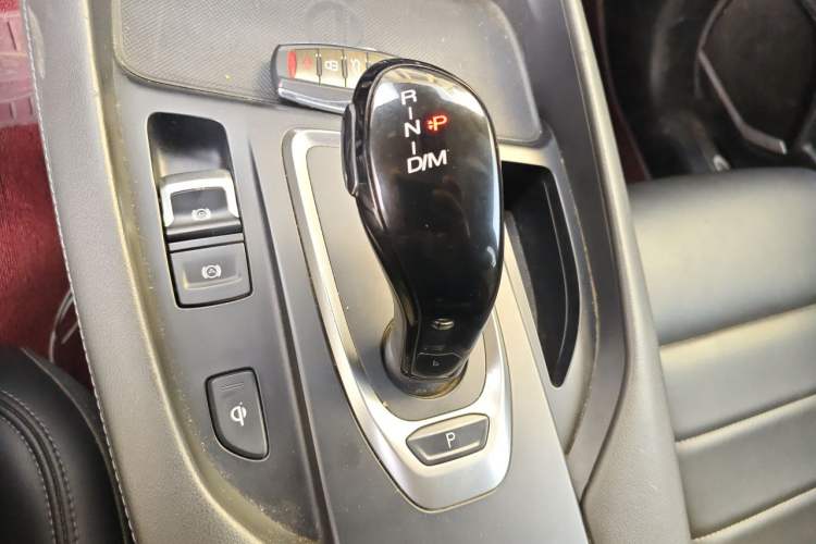 Used Haval F7 2020 2.0T All-Wheel Drive iJoy Gear Lever