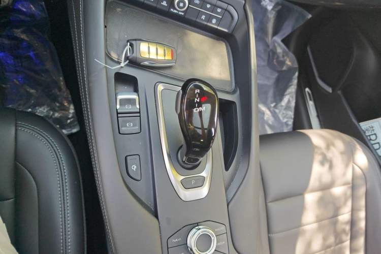 Used Haval F7 2020 2.0T Two-Wheel Drive i-Van Gear Lever