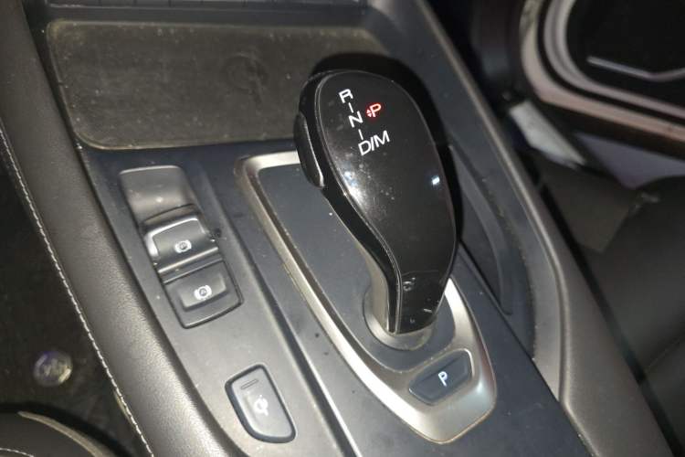 Used Haval F7 2020 2.0T Two-Wheel Drive i-Van Gear Lever