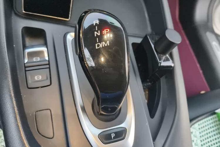 Used Haval F7 2020 2.0T Two-Wheel Drive i-Active Gear Lever