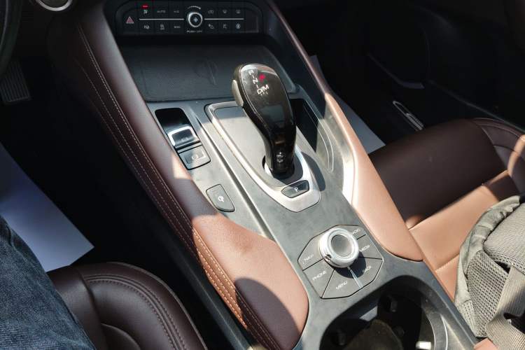 Used Haval F7 2020 2.0T All-Wheel Drive iJoy Gear Lever