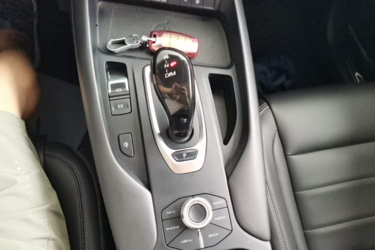 Used Haval F7 2020 1.5T Two-Wheel Drive i-Trend Gear Lever