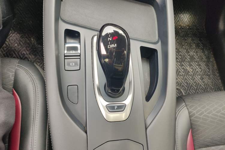 Used Haval F7 2020 1.5T Two-Wheel Drive iCool Gear Lever