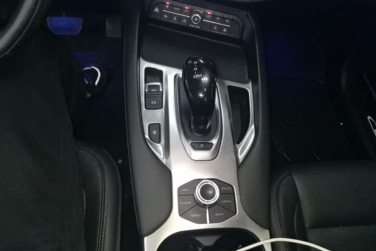 Used Haval F7 2020 1.5T Two-Wheel Drive i-Trend Gear Lever