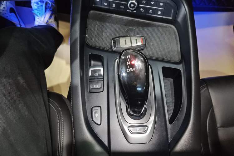 Used Haval F7 2020 2.0T All-Wheel Drive iJoy Gear Lever