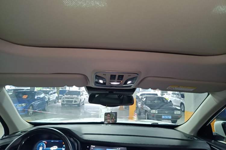 Used Haval F7 2020 2.0T Two-Wheel Drive i-Van Headliner