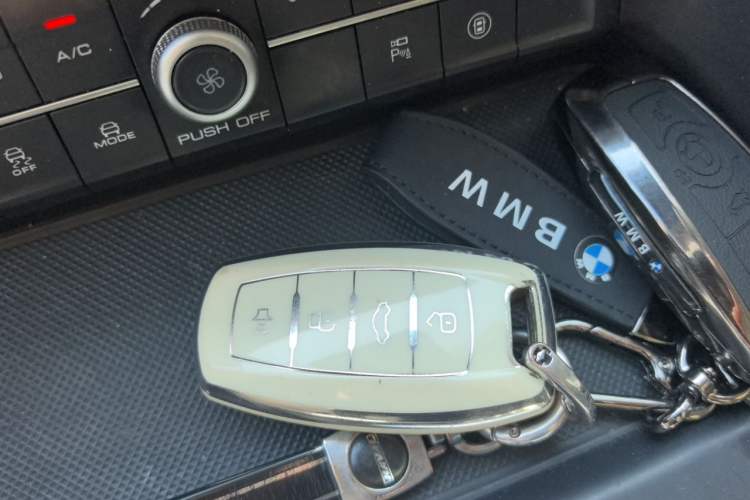 Used Haval F7 2020 2.0T Two-Wheel Drive i-Active Interior 1
