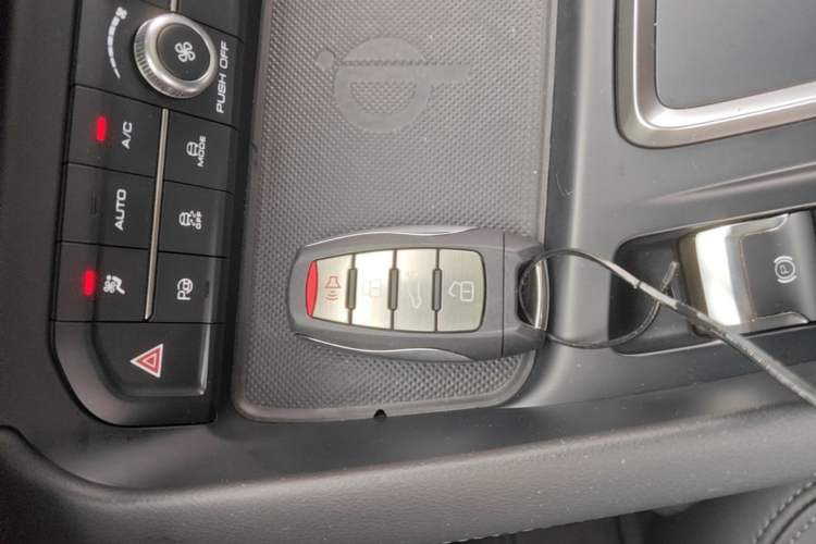 Used Haval F7 2020 2.0T Two-Wheel Drive i-Van Interior 1