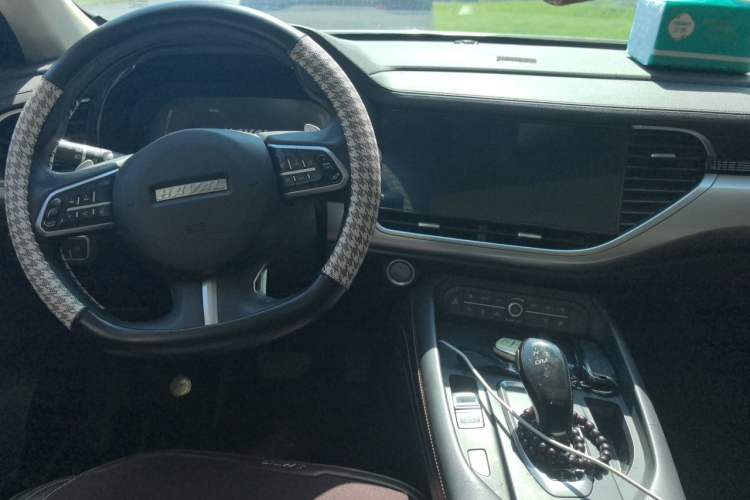 Used Haval F7 2020 2.0T Two-Wheel Drive i-Active Interior 2