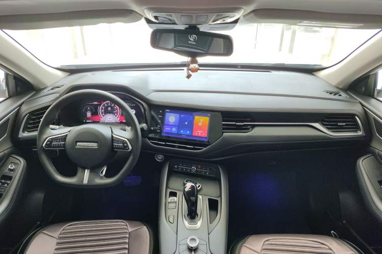 Used Haval F7 2020 1.5T Two-Wheel Drive i-Trend Interior 2