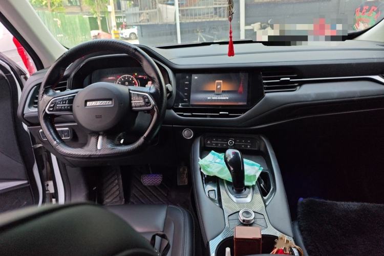 Used Haval F7 2020 1.5T Two-Wheel Drive i-Trend Interior 2