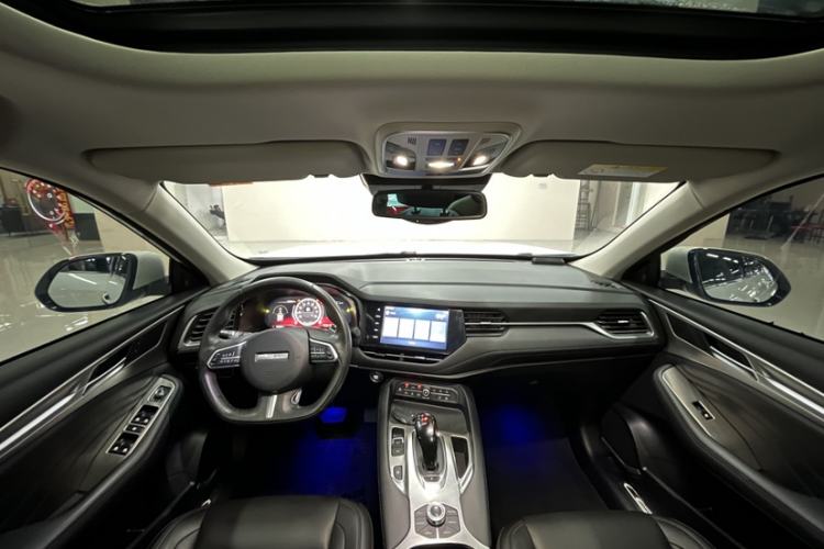 Used Haval F7 2020 1.5T Two-Wheel Drive i-Trend Interior 2