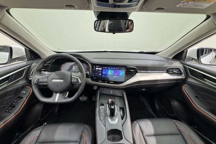 Used Haval F7 2020 1.5T Two-Wheel Drive iCool Interior 2