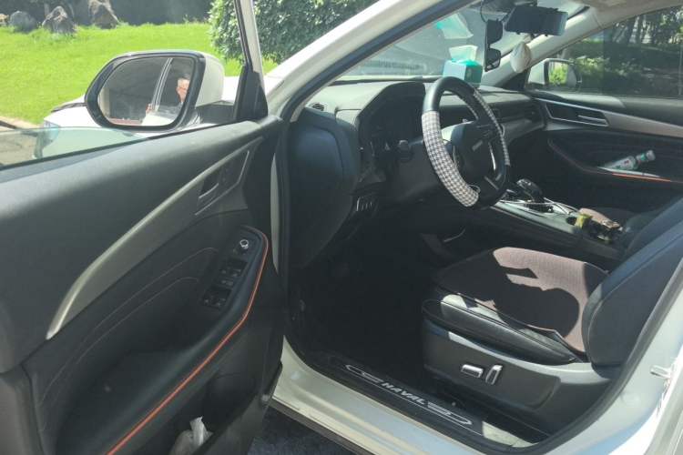 Used Haval F7 2020 2.0T Two-Wheel Drive i-Active Interior 3