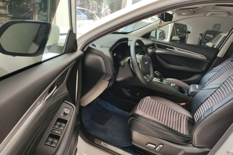 Used Haval F7 2020 1.5T Two-Wheel Drive i-Trend Interior 3