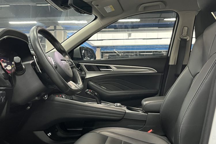 Used Haval F7 2020 1.5T Two-Wheel Drive i-Trend Interior 3