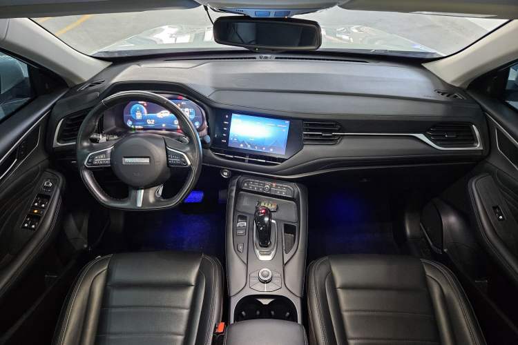 Used Haval F7 2020 1.5T Two-Wheel Drive i-Trend Interior 3