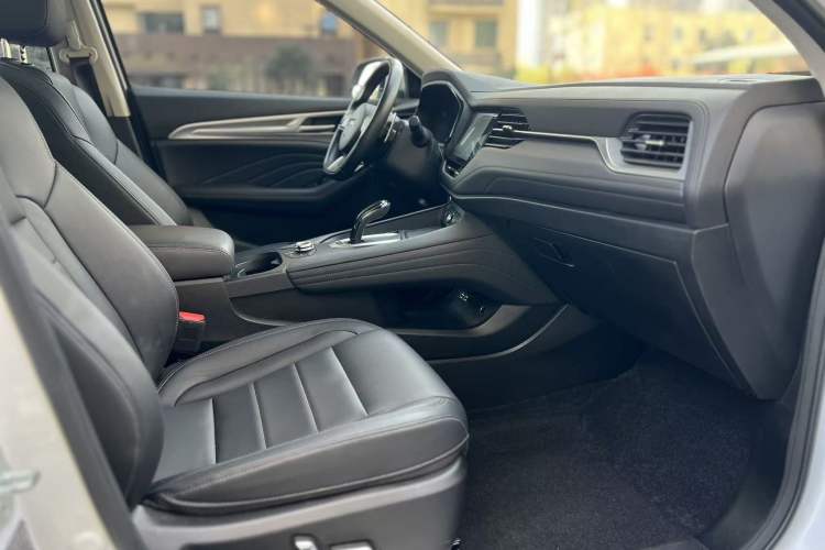 Used Haval F7 2020 1.5T Two-Wheel Drive i-Trend Interior 3