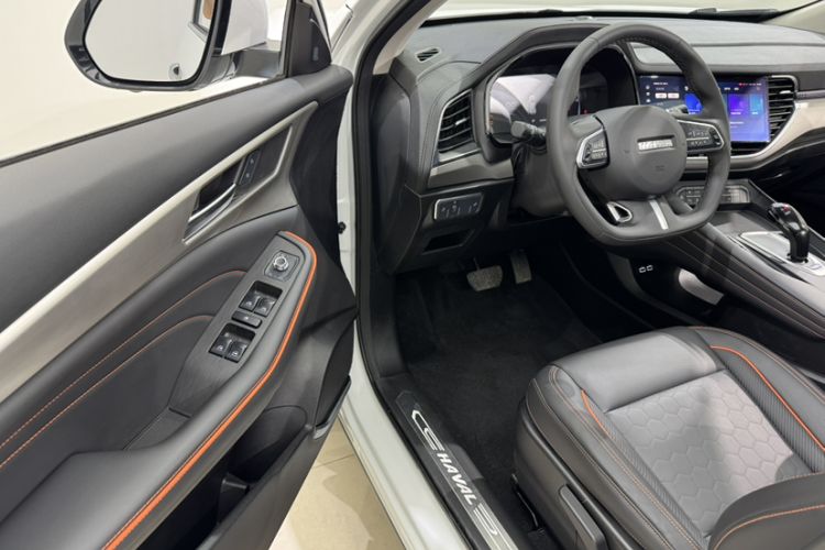 Used Haval F7 2020 1.5T Two-Wheel Drive iCool Interior 4