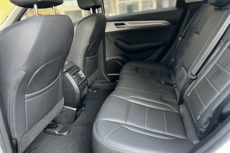 Used Haval F7 2020 1.5T Two-Wheel Drive i-Trend Interior 4