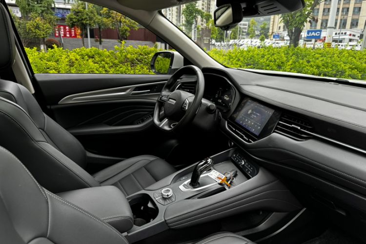 Used Haval F7 2020 2.0T Two-Wheel Drive i-Van Interior 7