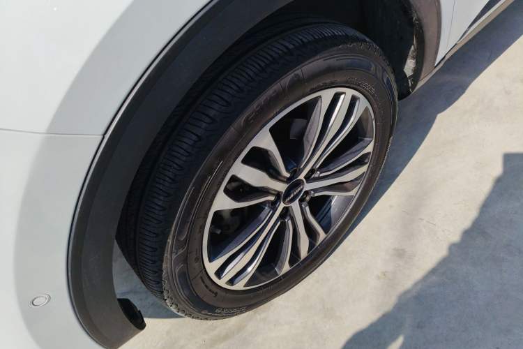 Used Haval F7 2020 2.0T All-Wheel Drive iJoy Left Front Wheel Hub